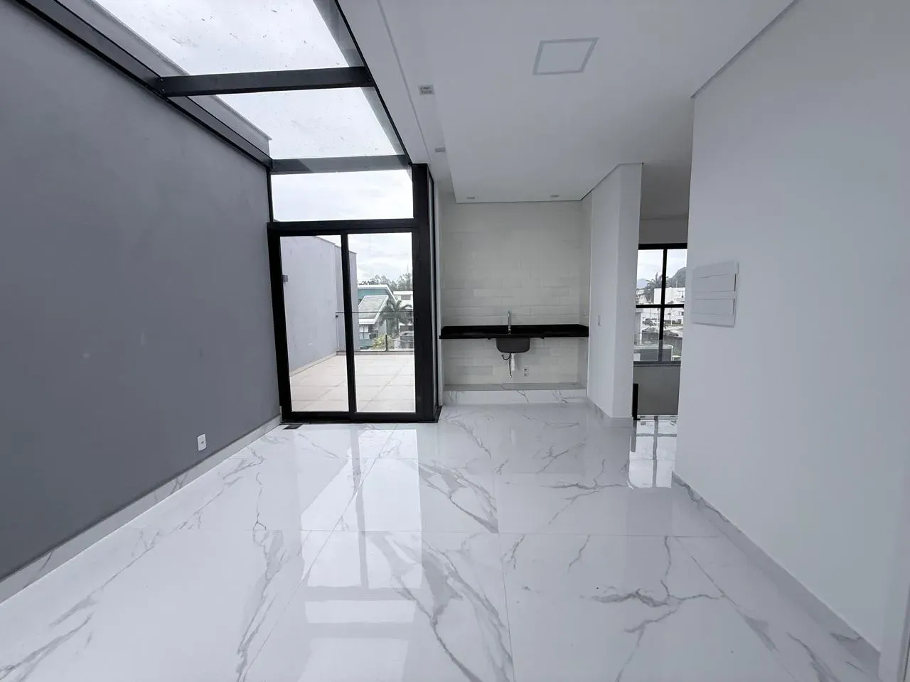 Private pool in a 5-bedroom house, 410 m² — photo 12