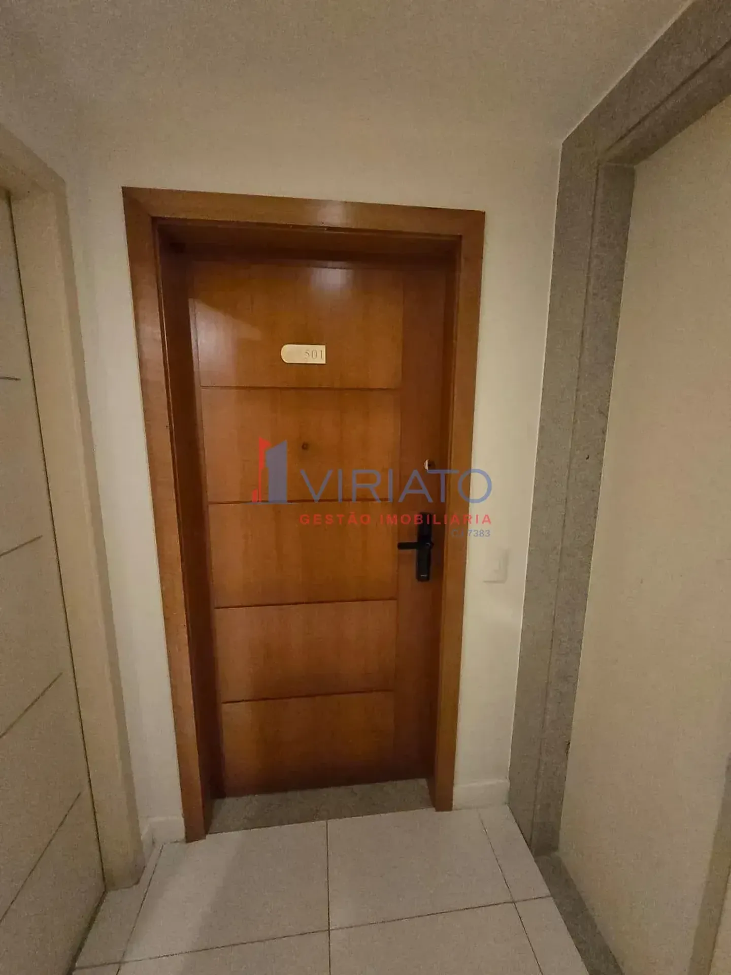 Furnished apartment with 4 bedrooms and 5 bathrooms — photo 49