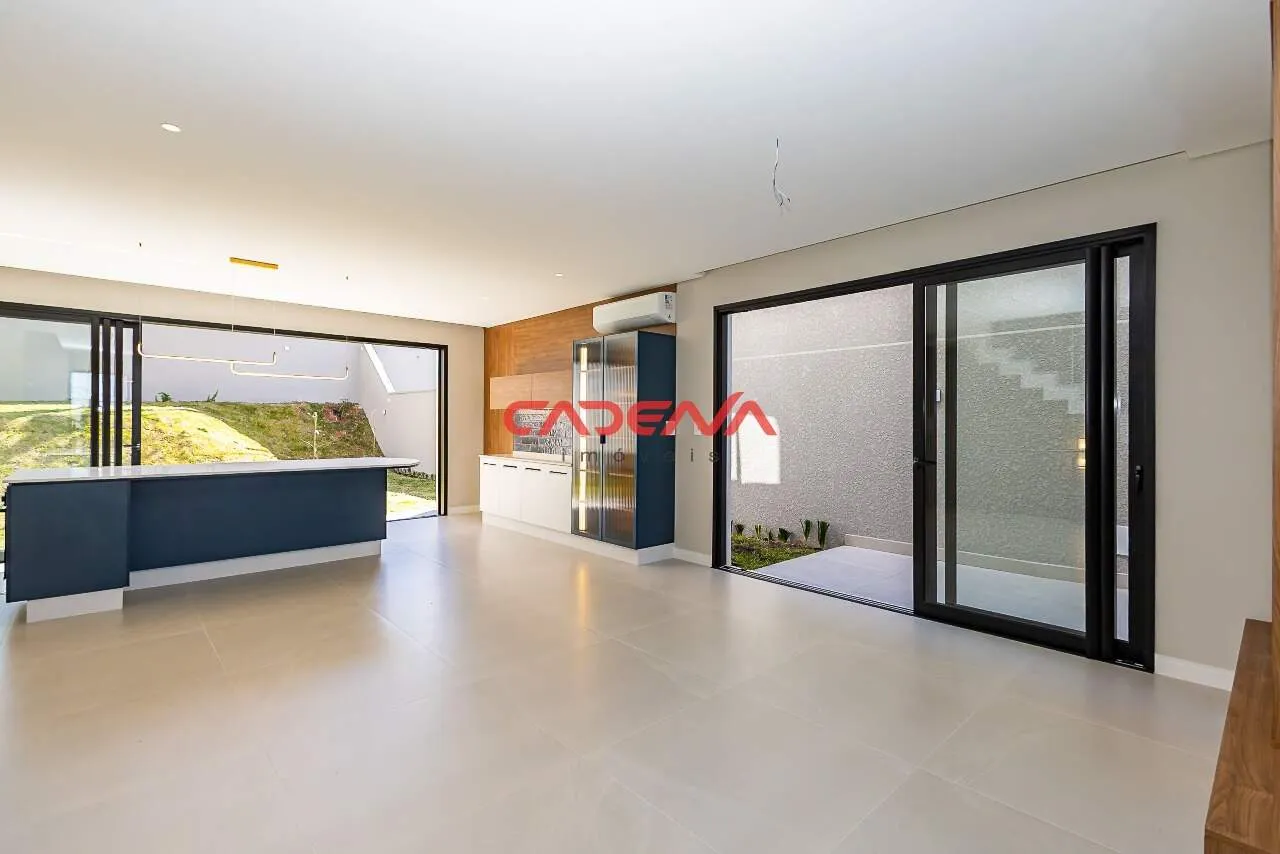 House with 4 bedrooms and 306 m² plus a balcony — photo 9