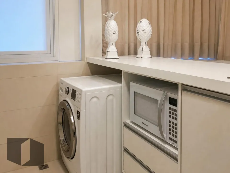 Furnished 1-bedroom apartment with open-plan kitchen — photo 4