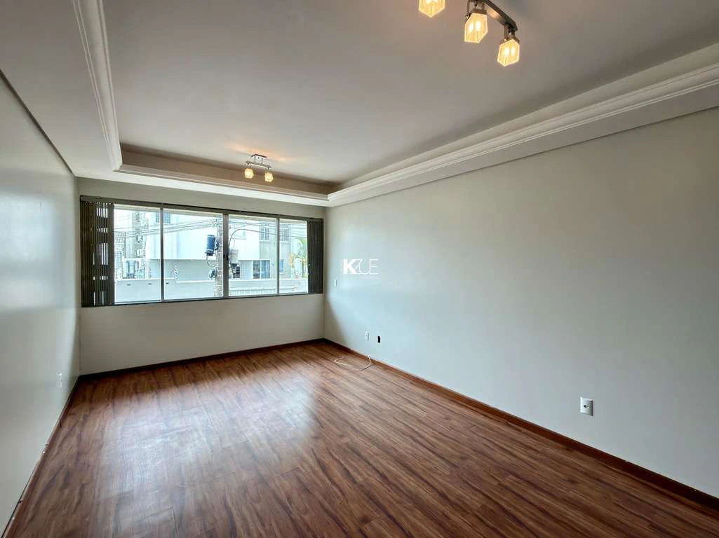 Квартира с 4 спальнями, 4 ванными и 190 м²