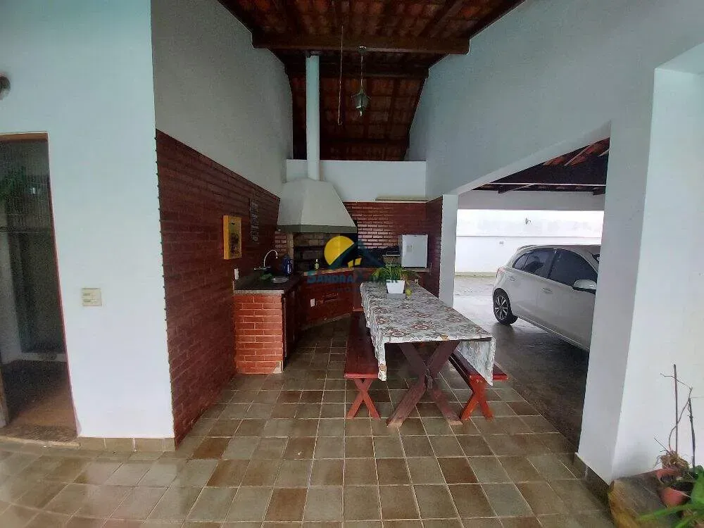 House with 4 bedrooms and 5 bathrooms for rent — photo 52