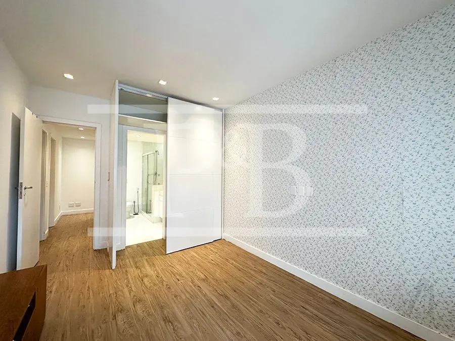 3-bedroom rental apartment with 3 bathrooms and 263 m² — photo 20