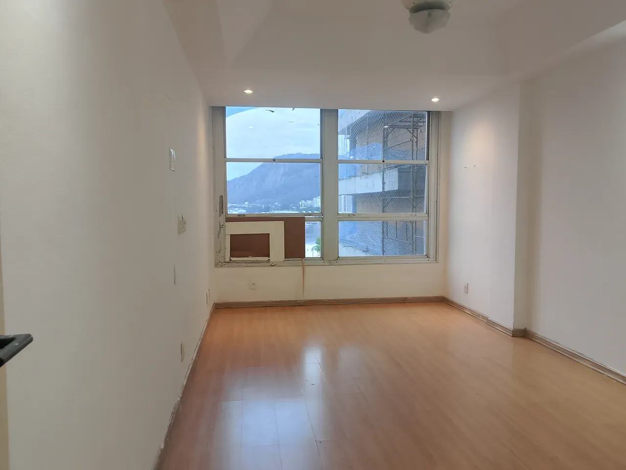 Орендна квартира з 4 спальнями та 190 м² — photo 3