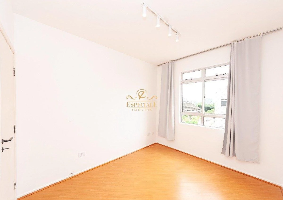 3-bedroom apartment with wood or laminate floors in Curitiba — photo 5