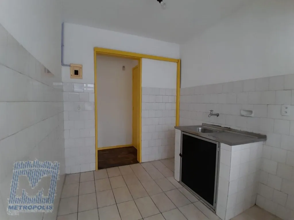 74 m² apartment with a separate closed kitchen — photo 8