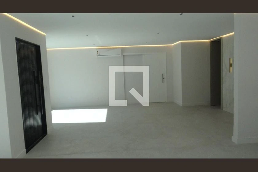 House, 384 m², with floor-to-ceiling windows — photo 19