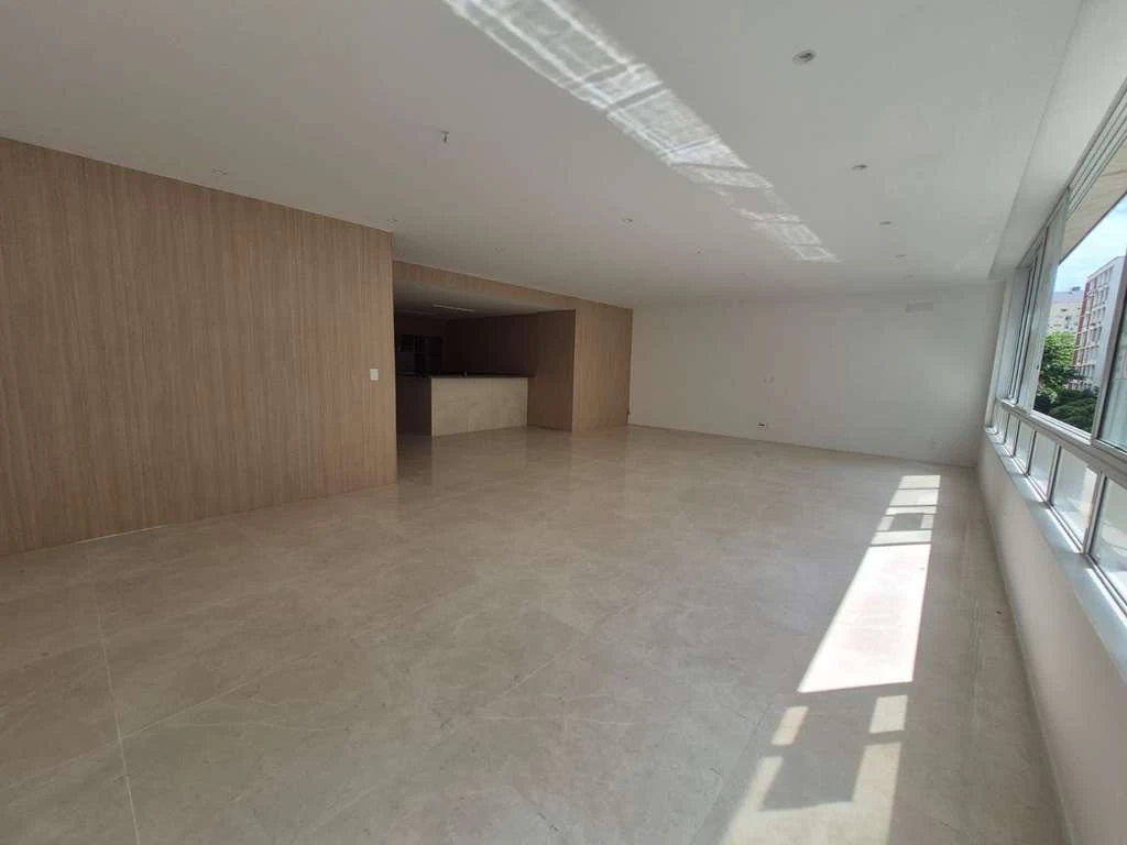 Apartment with open-plan kitchen, 2 ensuites and 5 baths — photo 11
