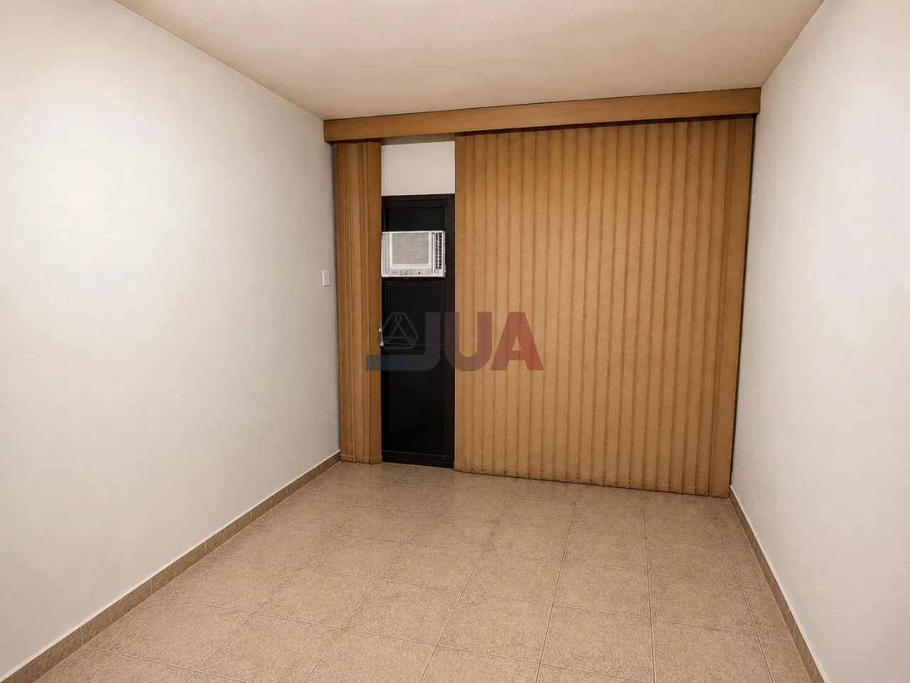 1-bedroom apartment with separate kitchen and 1 parking spot — photo 9