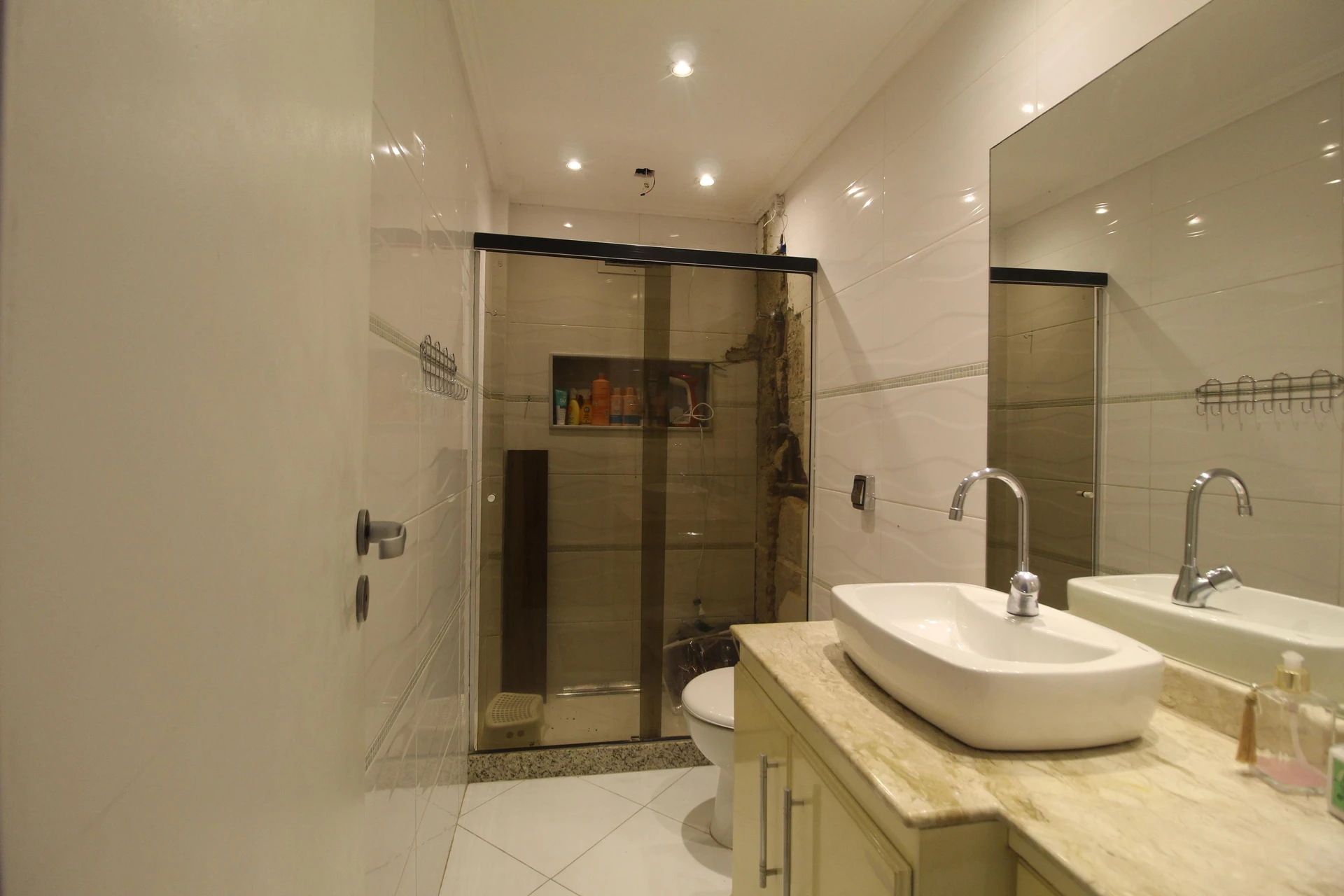 Furnished apartment, 92 m², with a washing machine — photo 17