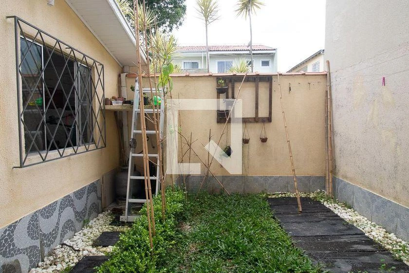 3-bedroom house with a bathtub in Curitiba — photo 13
