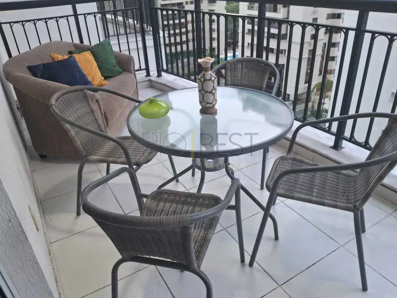 Furnished 2-bedroom apartment with integrated open-plan kitchen — photo 19