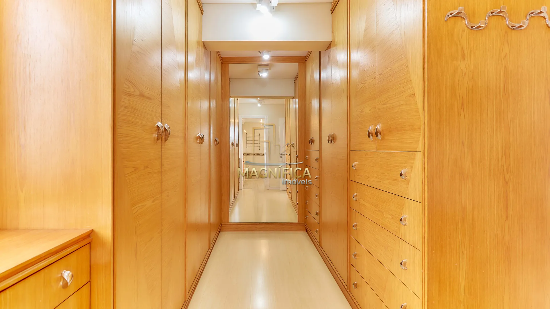 Apartamento de 322 m² con 3 suites y 4 plazas de garaje — photo 27