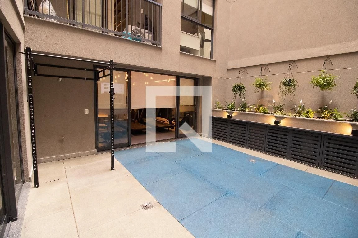 Furnished apartment, 42 m², with a glass-enclosed balcony — photo 26