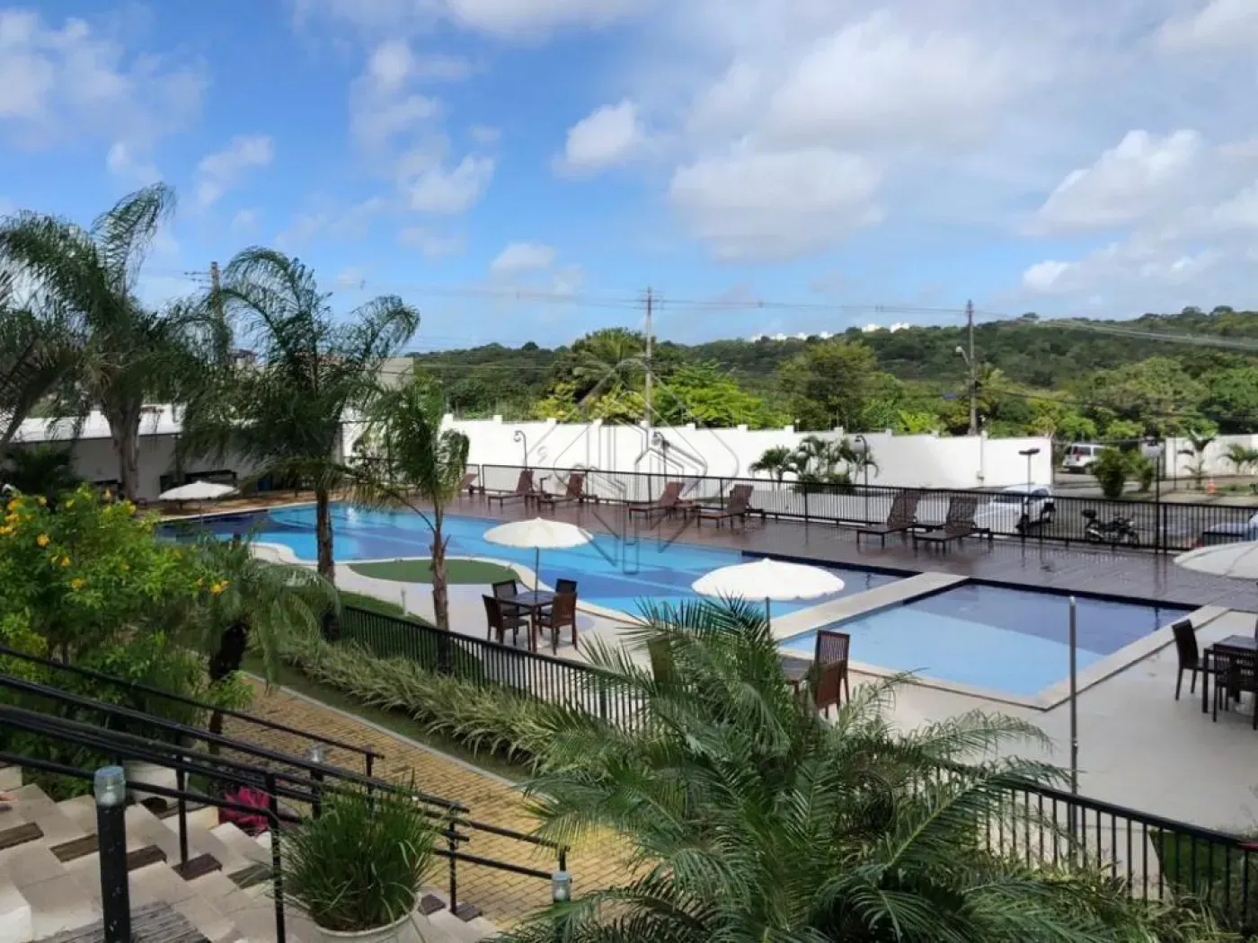 Apartamento de 2 quartos em condomínio com piscina — photo 24