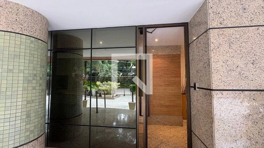3-bedroom apartment with a grill on the balcony — photo 27