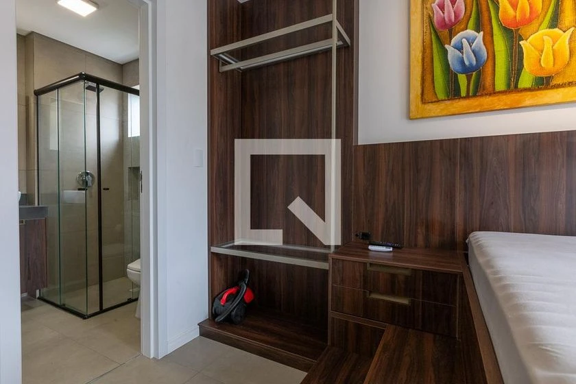 Estudio amueblado con 1 dormitorio y ducha de vidrio — photo 9