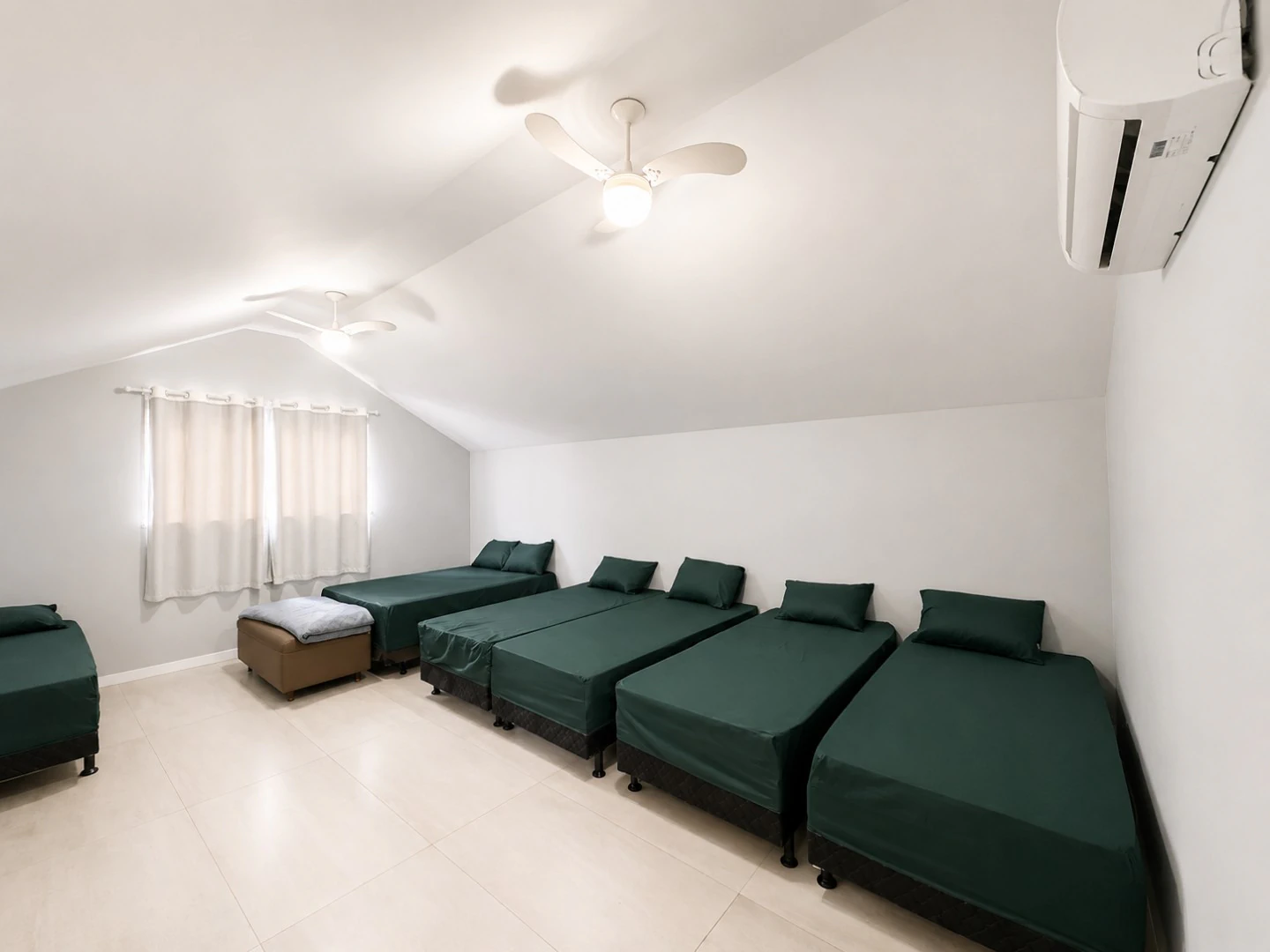 Condominium house with 5 en-suite bedrooms and 480 m² — photo 16