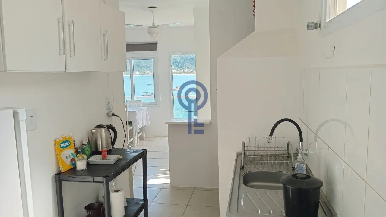 Furnished 2-bedroom apartment with a gas stove — photo 2