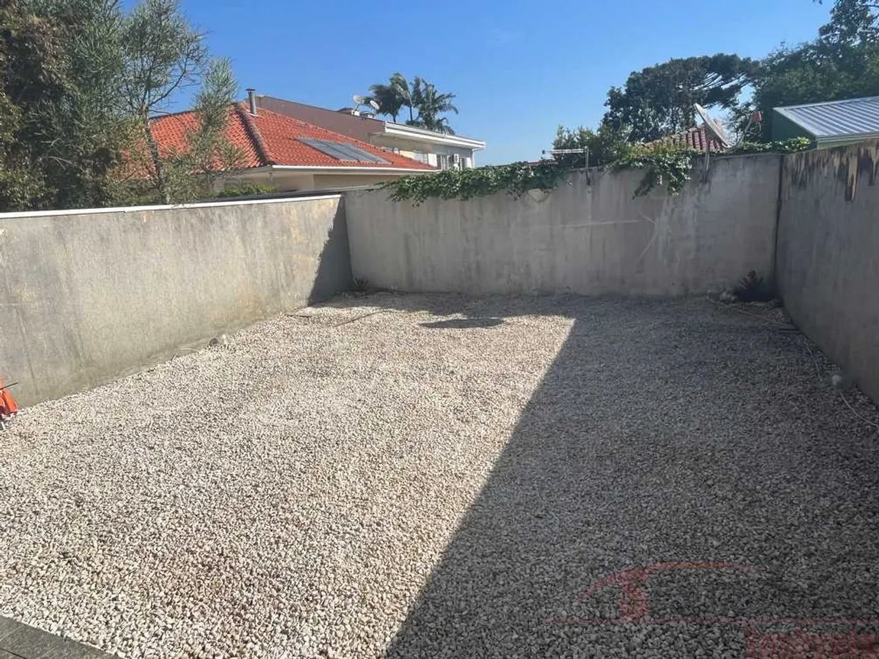 Sobrado com 3 dormitórios e churrasqueira privativa — photo 17
