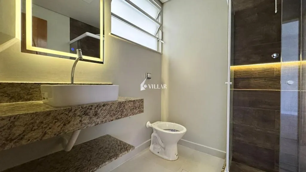 Wood or laminate floors in a 3-bedroom apartment, 80 m² — photo 9