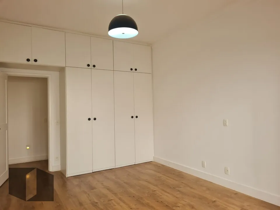 3-bedroom apartment with floor-to-ceiling windows — photo 34