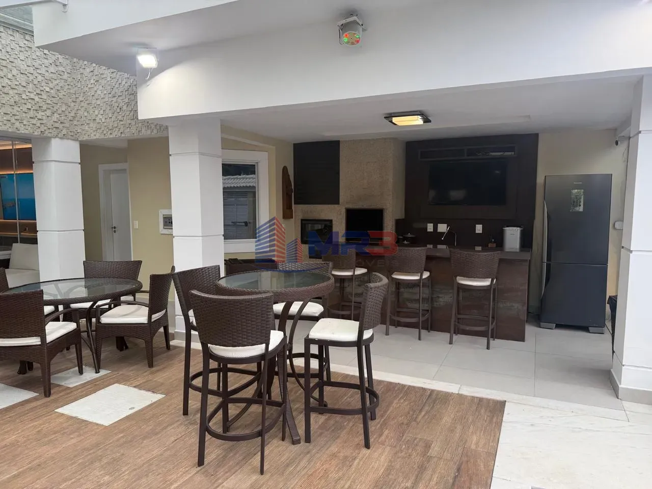 Casa triplex mobiliada com 4 suítes e 9 banheiros — photo 30
