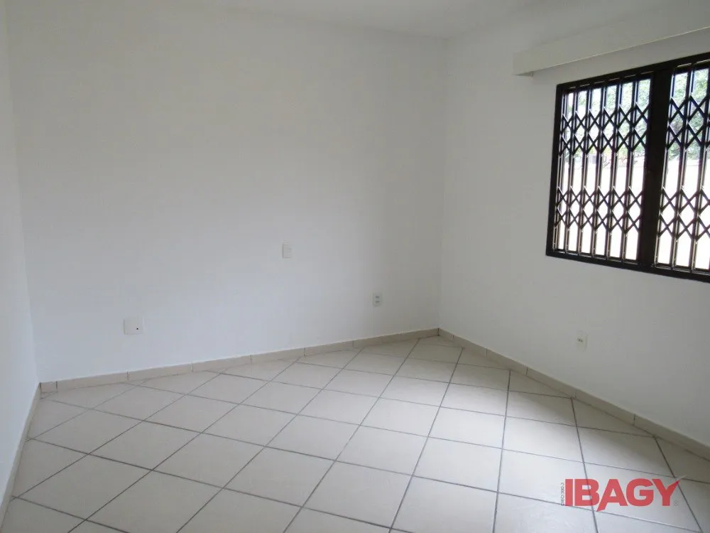 2-bedroom house with a grill on the balcony — photo 11