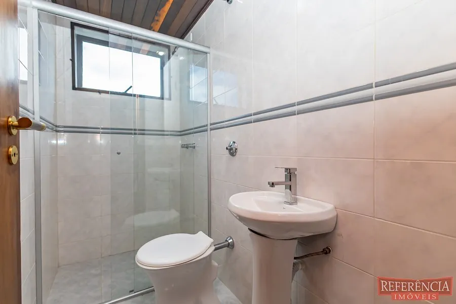 Condo house with 3 bedrooms and a closed kitchen — photo 38