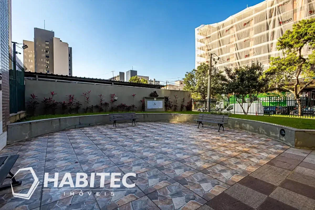 Квартира з 2 спальнями та дерев'яною підлогою або ламінатом — photo 19