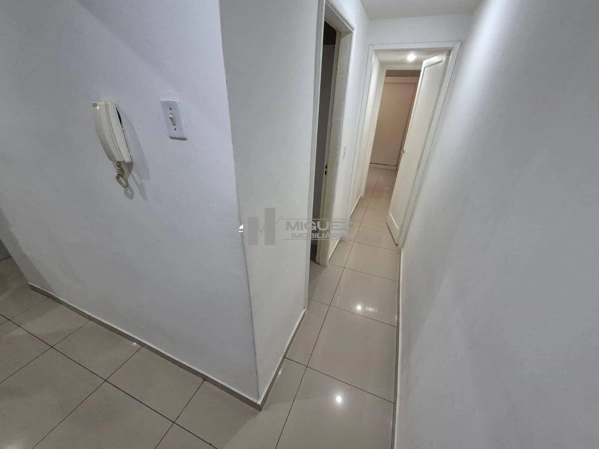 3-bedroom apartment in a building with a gym — photo 12