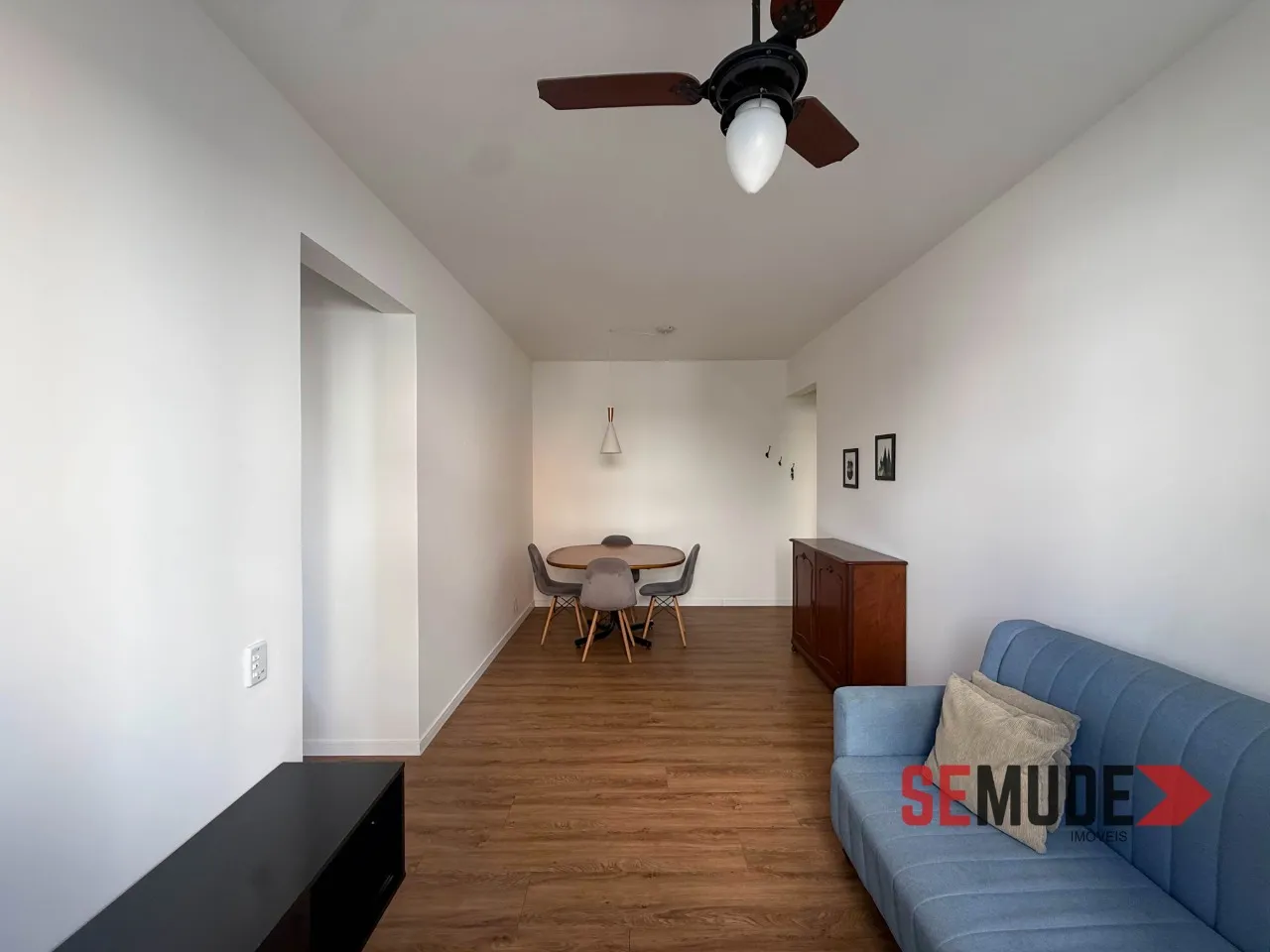 Furnished 2-bedroom apartment with 1 bathroom and parking