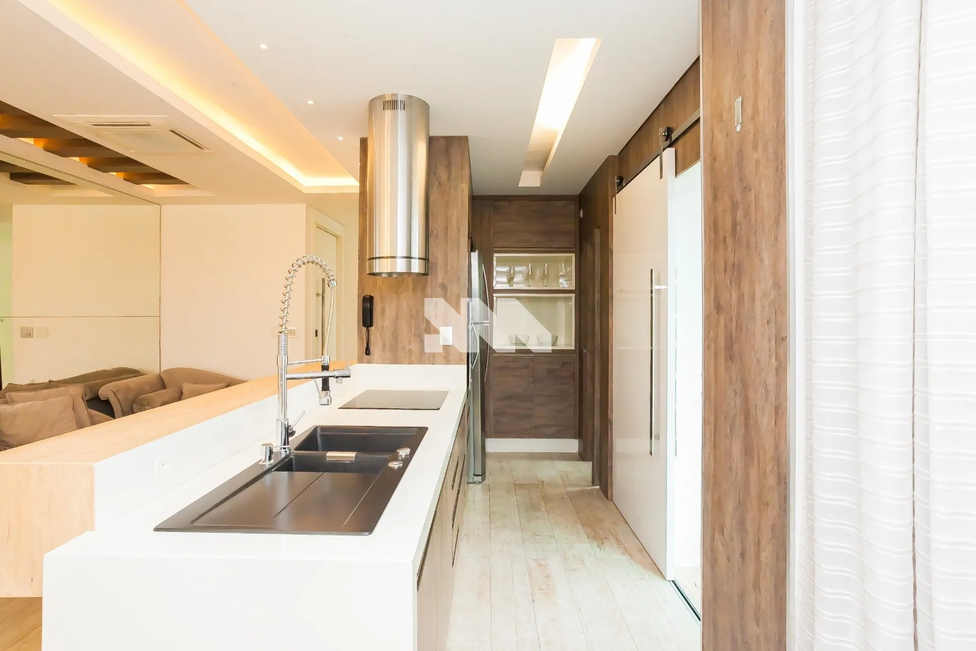 Furnished 154 m² apartment on the 9th floor — photo 2