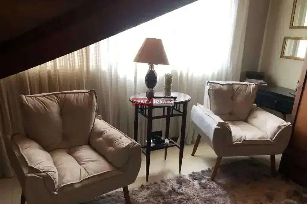 Triplex townhouse with 4 bedrooms, 1 en-suite, 5 parking — photo 8
