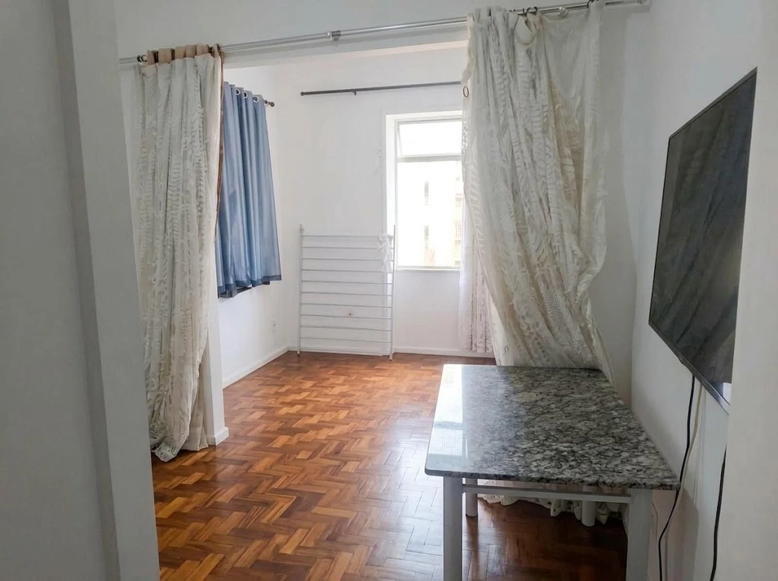 Wood or laminate floors in a 2-bedroom apartment, 51 m² — photo 6