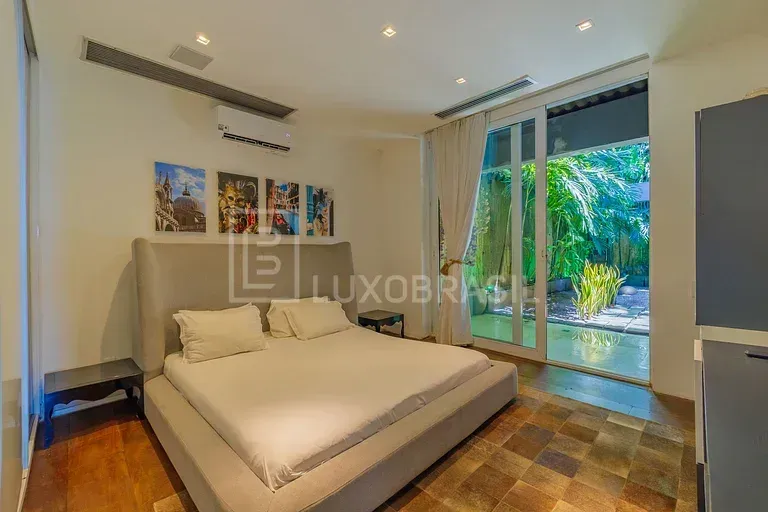 Furnished house with 5 bedrooms and an open-plan kitchen — photo 37