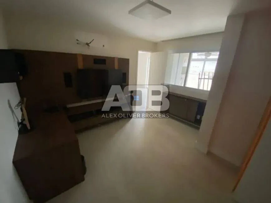 Furnished duplex penthouse with 4 bedrooms and 210 m² — photo 23