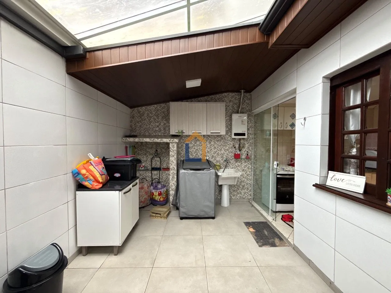 3-bedroom house with a home office — photo 6