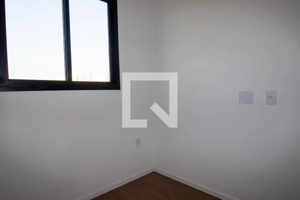 One-bedroom apartment in a building with a gym — photo 26