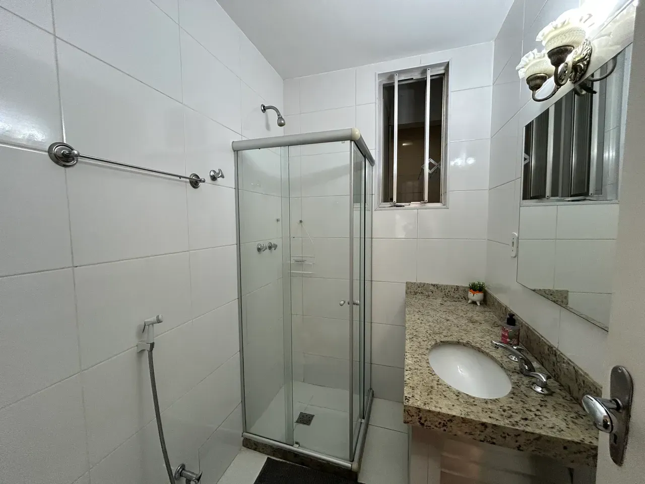 Furnished 1-bedroom apartment with 1 bathroom — photo 10