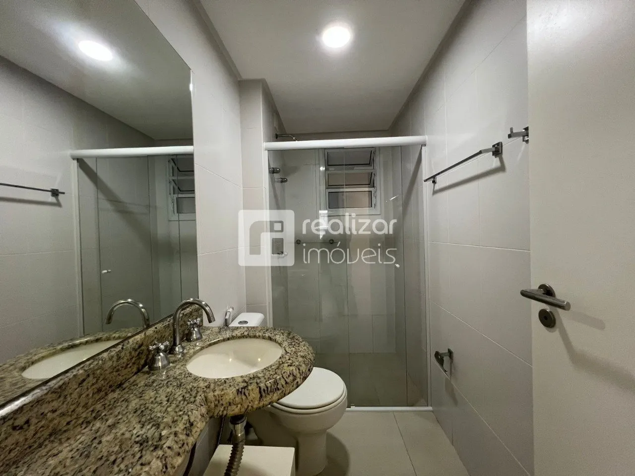 Apartamento amueblado de 3 dormitorios con balcón — photo 19