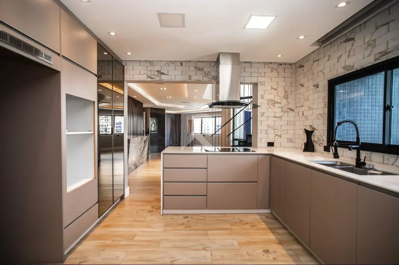 Apartment with 4 bedrooms, 3 en-suites and 463 m² — photo 10