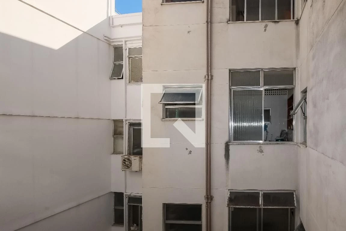 3-bedroom apartment with a mountain view in Rio de Janeiro — photo 10
