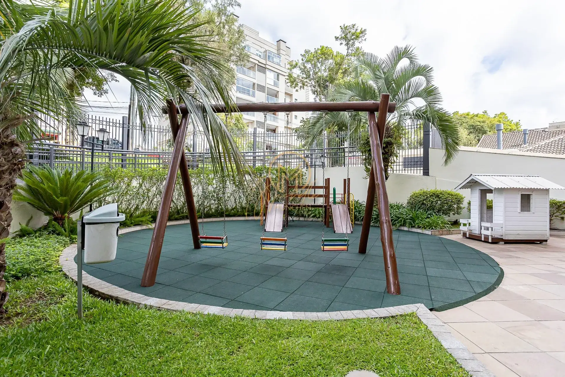 Furnished 462 m² apartment with 4 en-suite rooms — photo 116