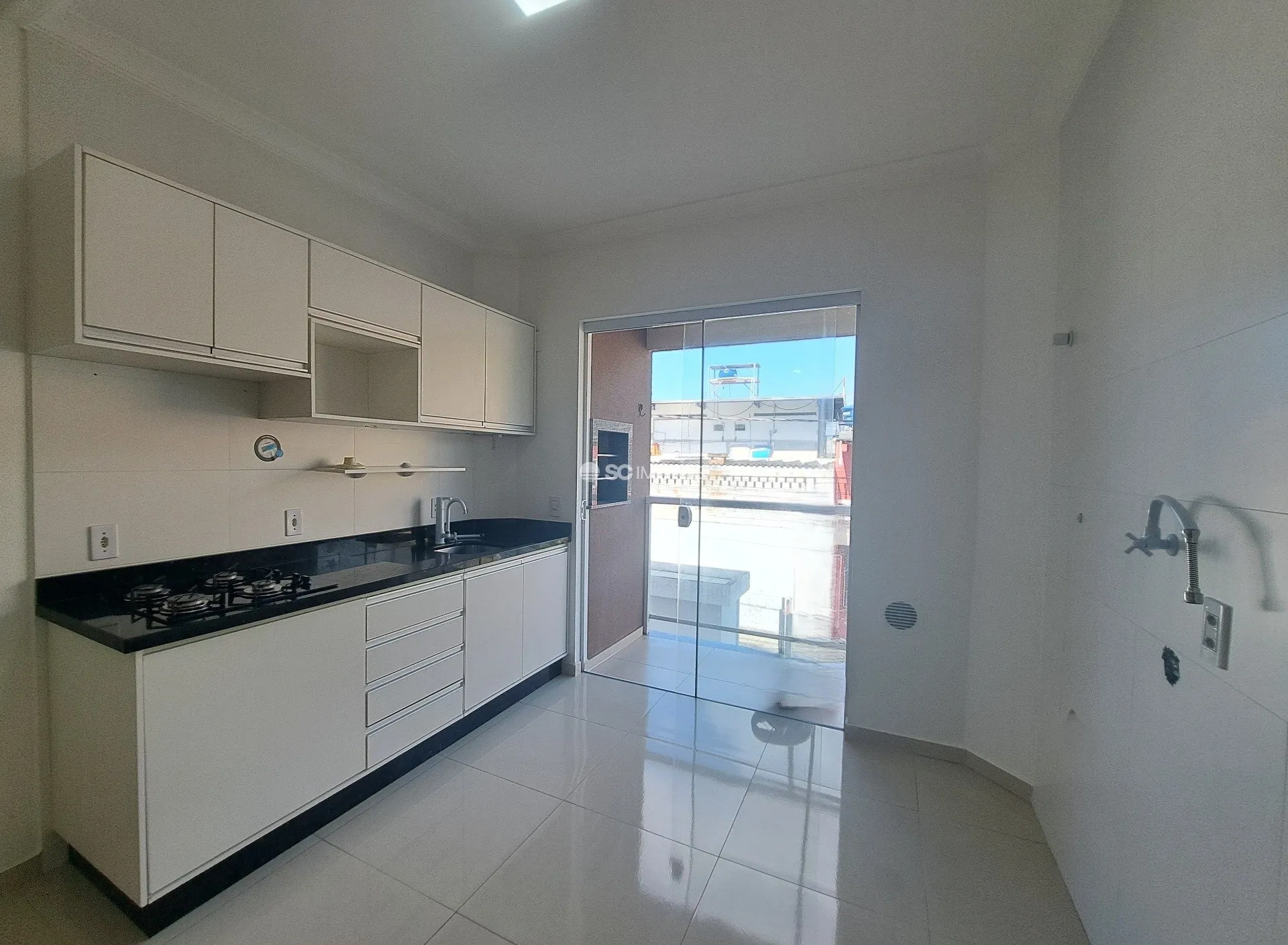 95 m² apartment with open-plan gas kitchen — photo 6