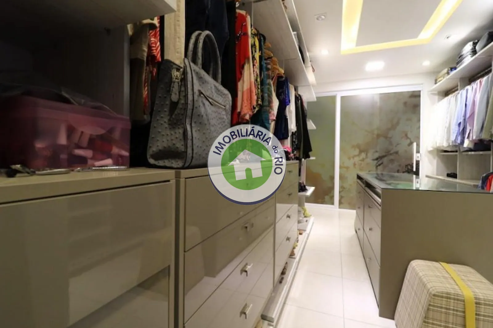 Apartamento mobiliado com 4 quartos e 350 m² — photo 44