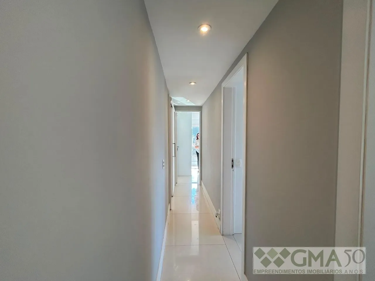 Apartment with 3 bedrooms and a closed kitchen — photo 20