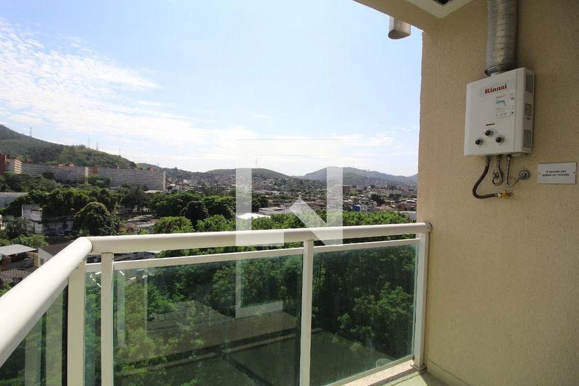 One-bedroom apartment with a mountain view — photo 25