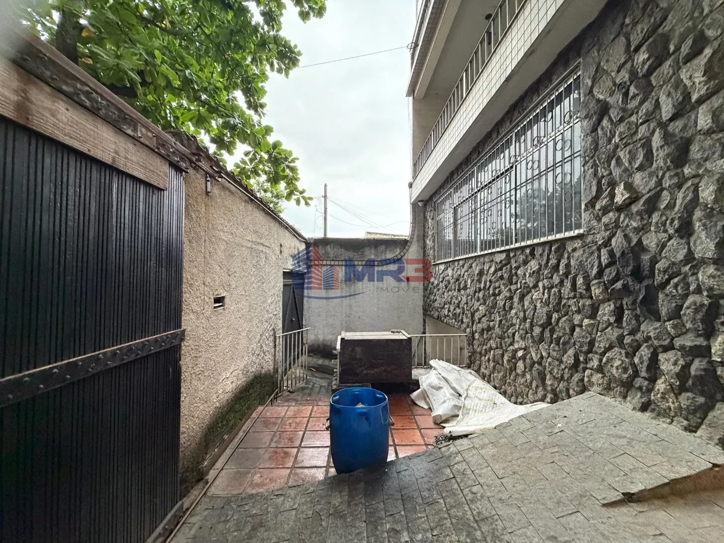Rental house with 5 bedrooms and 600 m² — photo 35