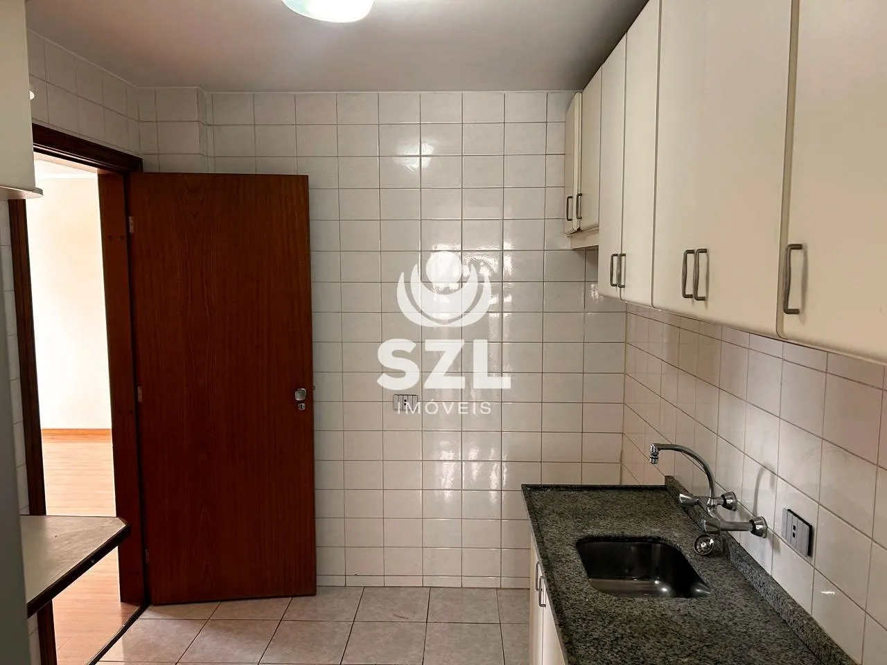 Apartamento com piso de madeira ou laminado, Cabral — photo 9